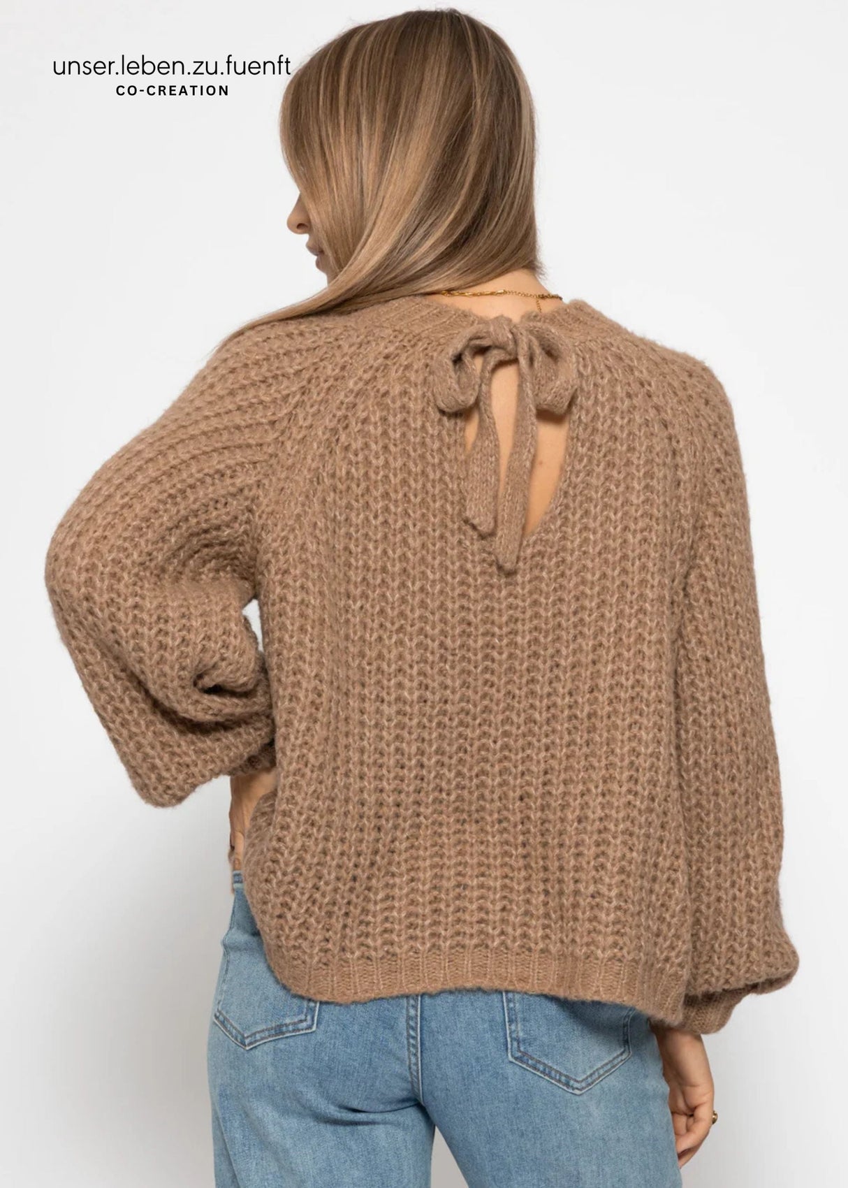 Chunky knit sweater with bow detail - brown
