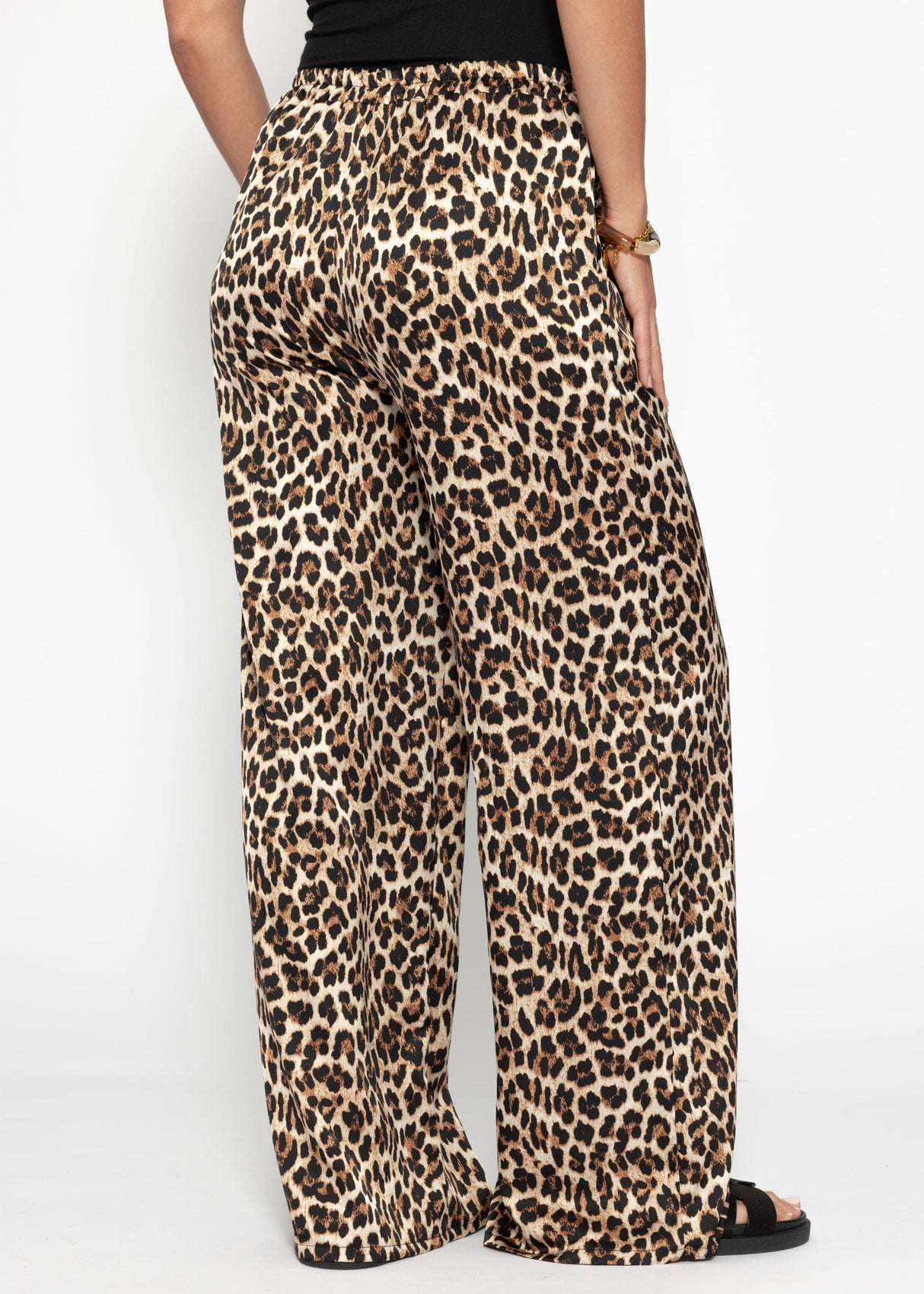 Satin Hose mit Leo-Print - braun