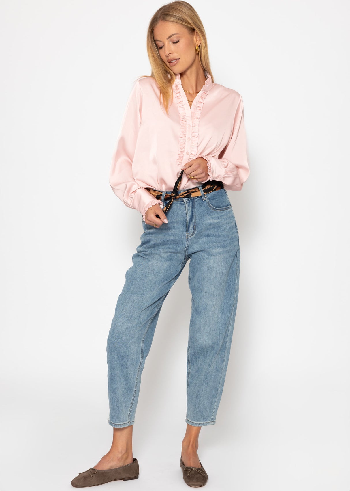 Satinbluse mit Rüschen - rosa