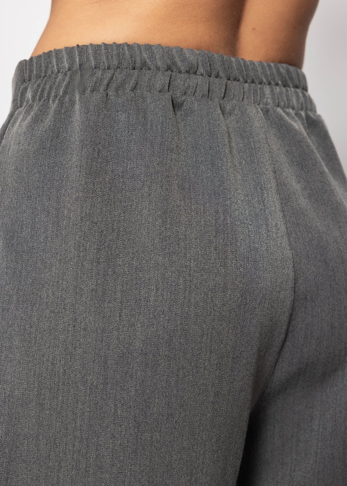 Schlupfhose mit Kellerfalte - grau