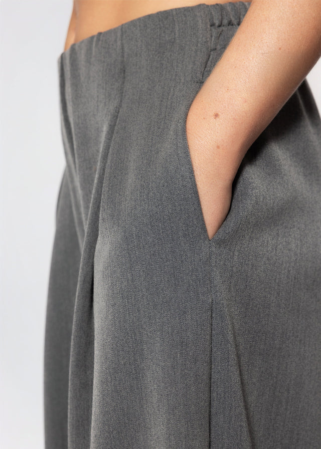 Schlupfhose mit Kellerfalte - grau