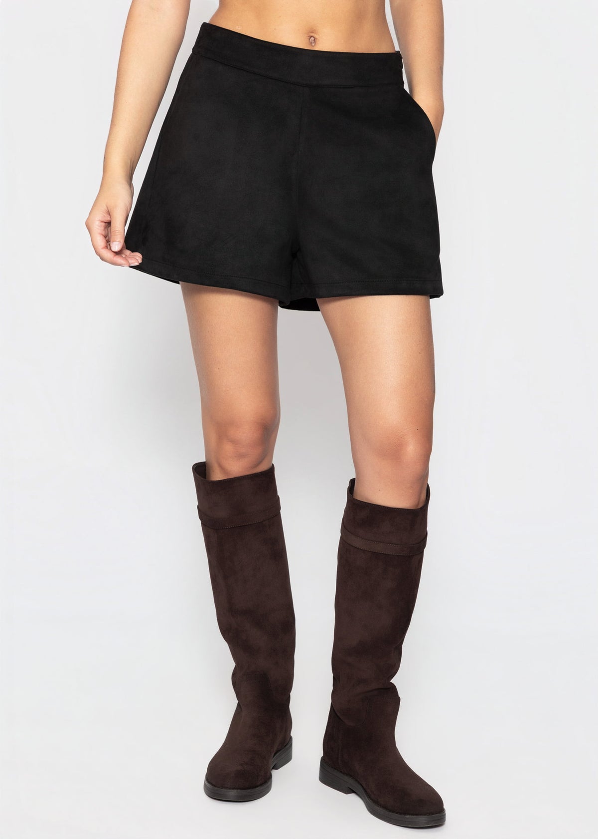 Shorts in Wildlederoptik - schwarz