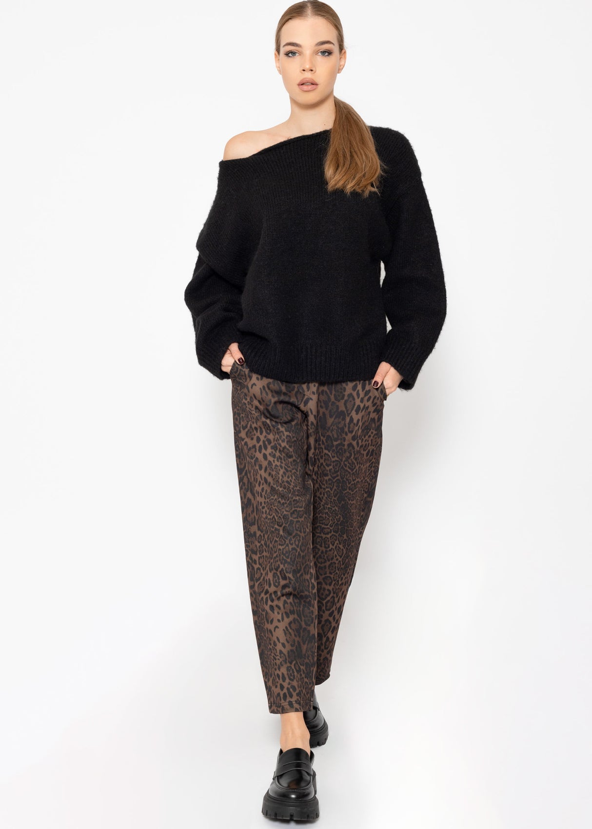 Softe Hose mit Leo-Print - schwarz-braun