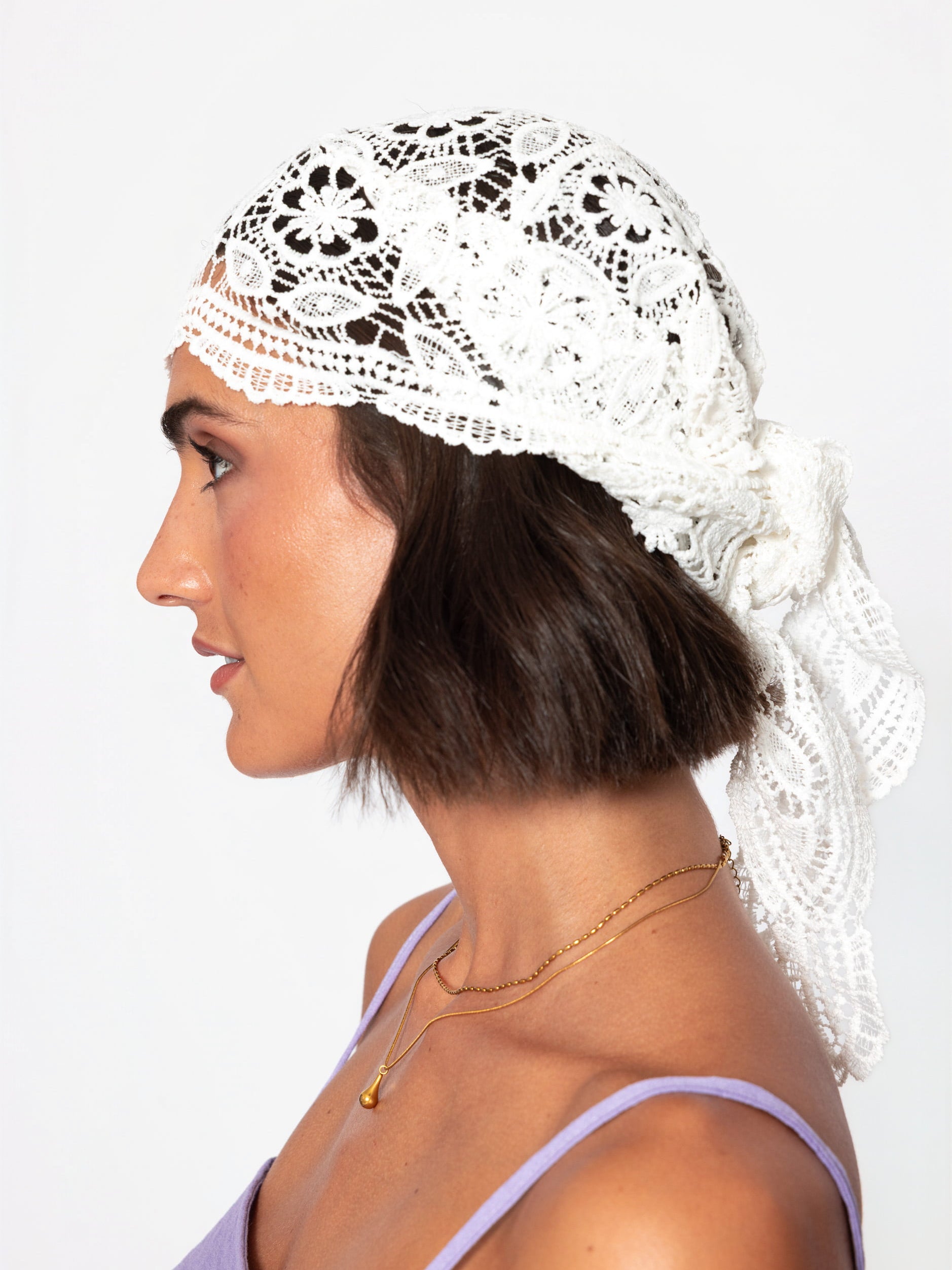 Lace scarf with floral pattern - white