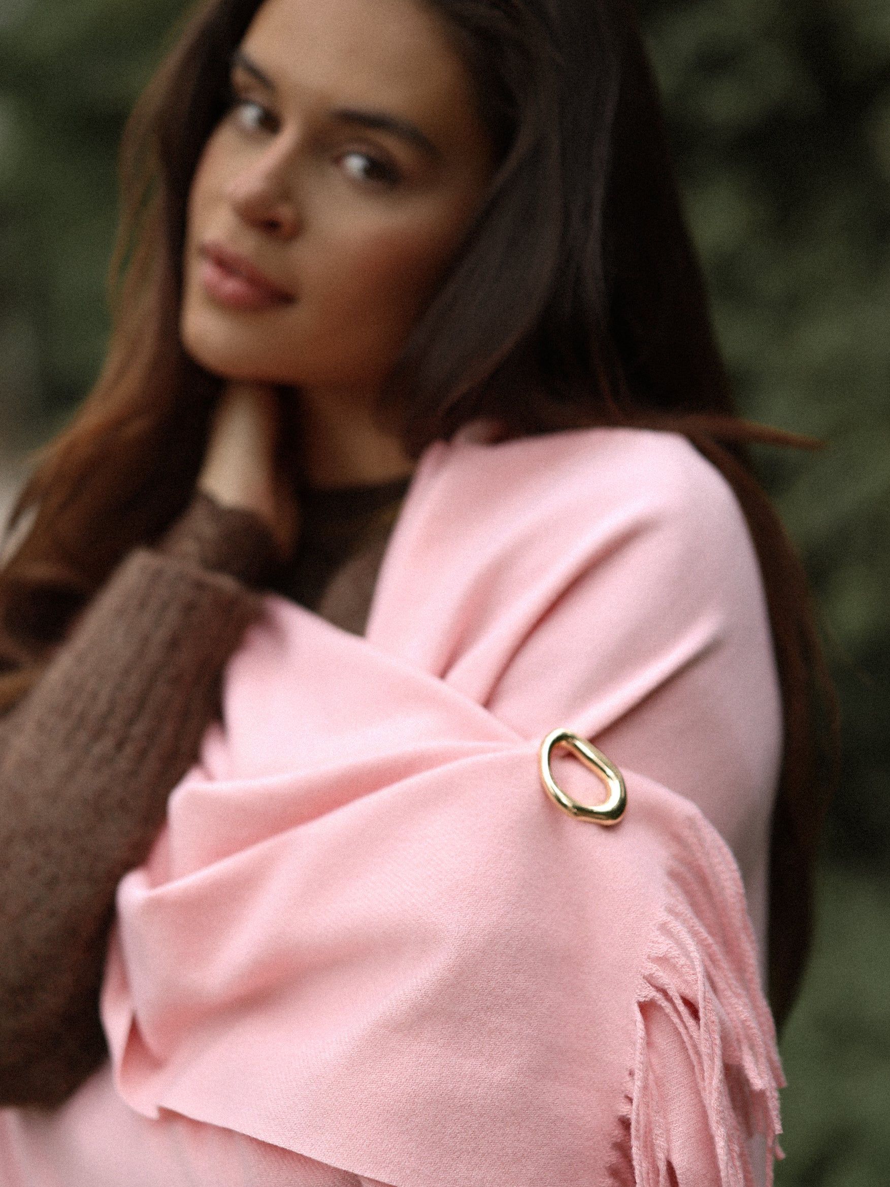 Statement Brosche in minimalistischem Design - gold