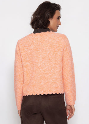 Strickjacke mit Bogenkante - koralle
