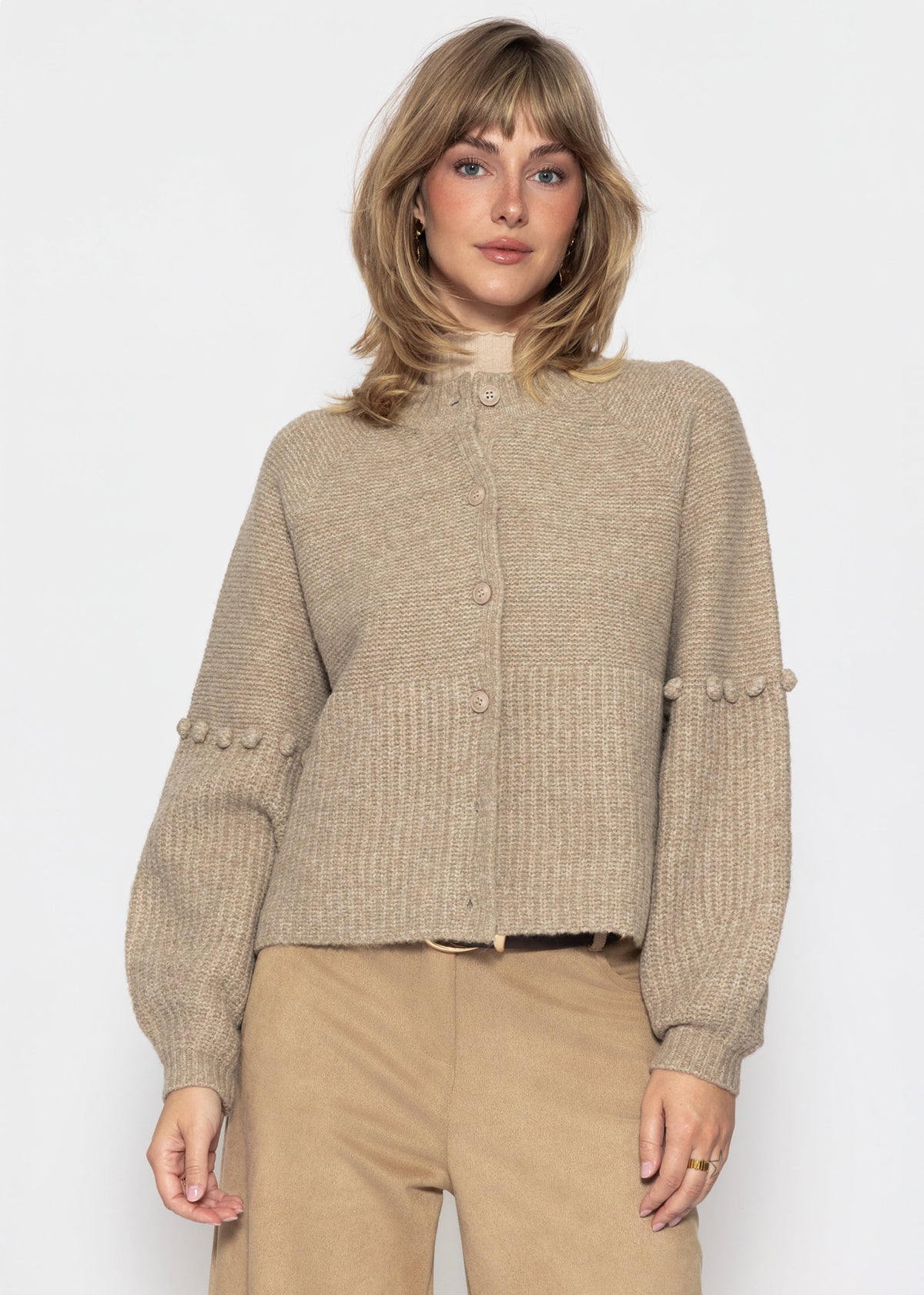 Strickjacke mit dekorativen Statement-Ärmeln - beige