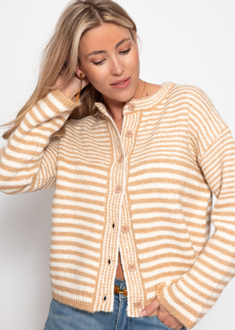 Strickjacke mit grafischem Streifenbild - beige von SASSYCLASSY