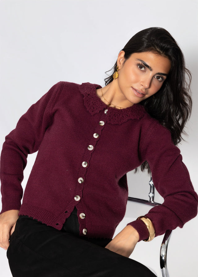 Strickjacke mit Häkelkragen - burgundy