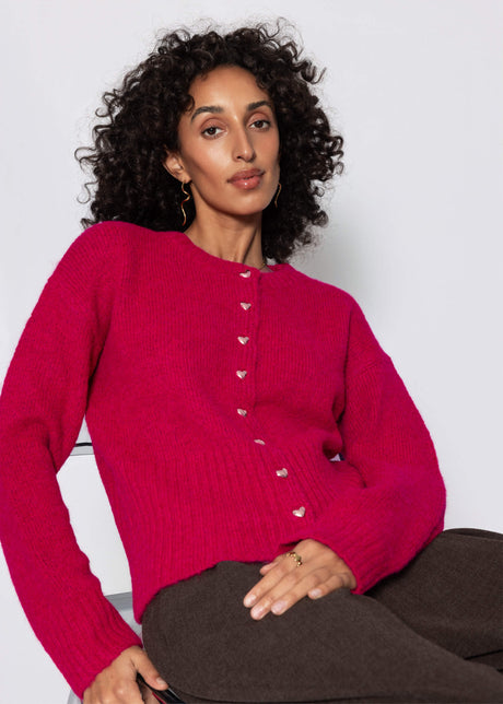 Strickjacke mit Herzknöpfen - beere