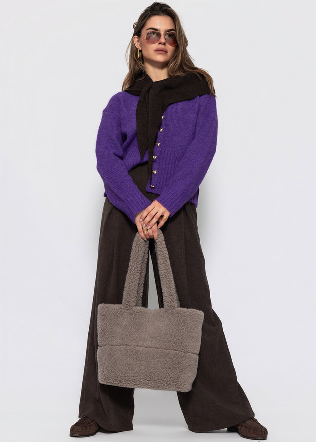 Strickjacke mit Herzknöpfen - lila
