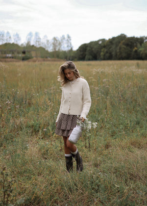 Strickjacke mit Herzknöpfen - offwhite
