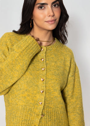 Strickjacke mit Herzknöpfen - olivgelb