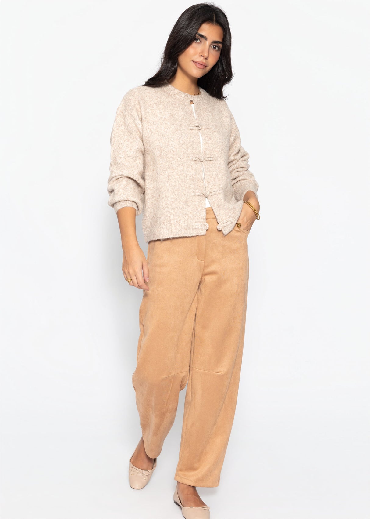 Strickjacke mit Knebelverschluss - beige