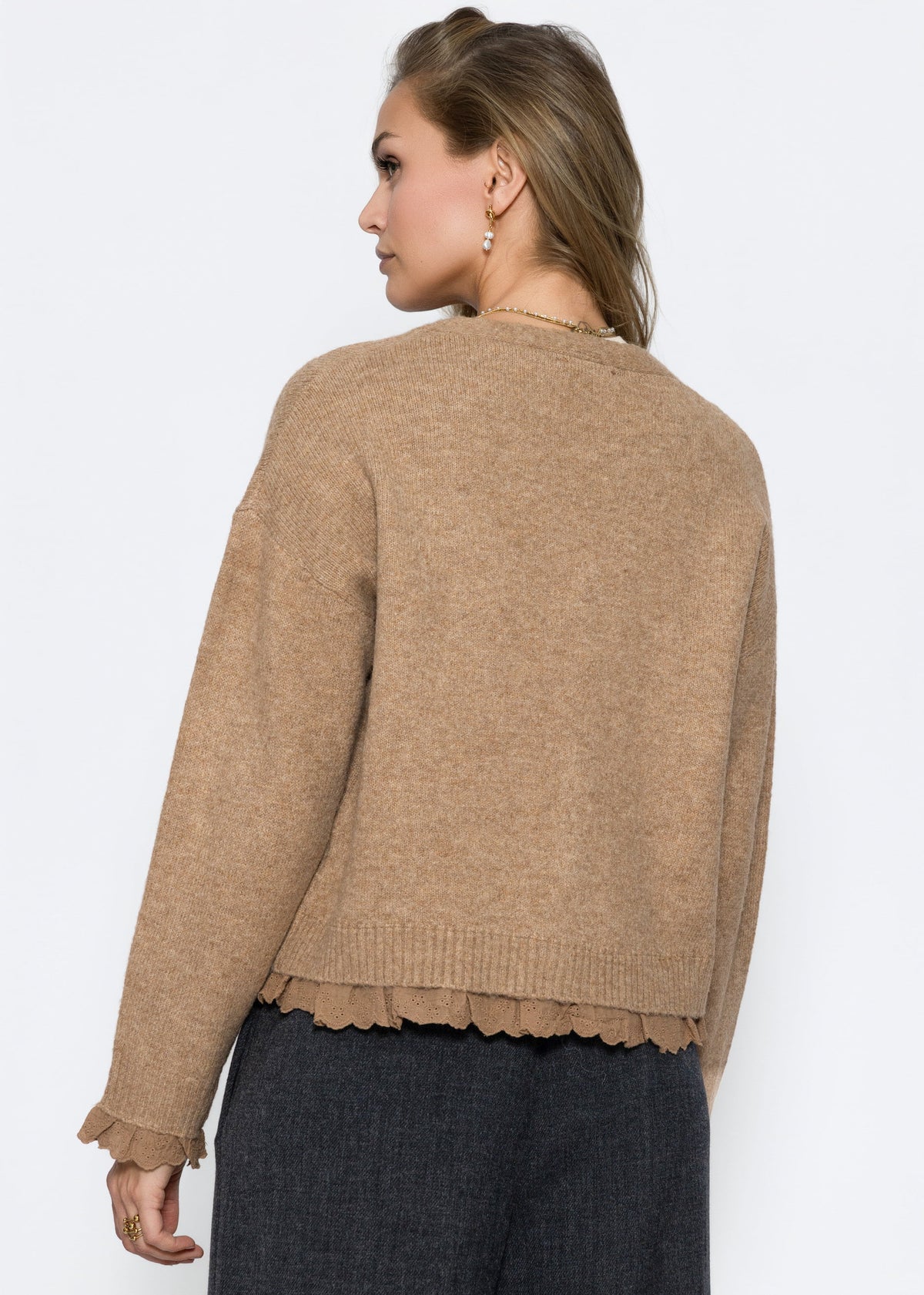 Strickjacke mit Lochstickerei - braun