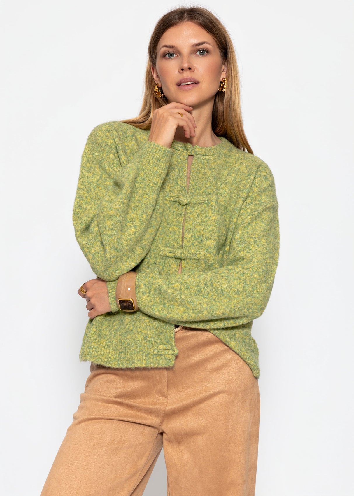 Strickjacke mit Knebelverschluss - grün
