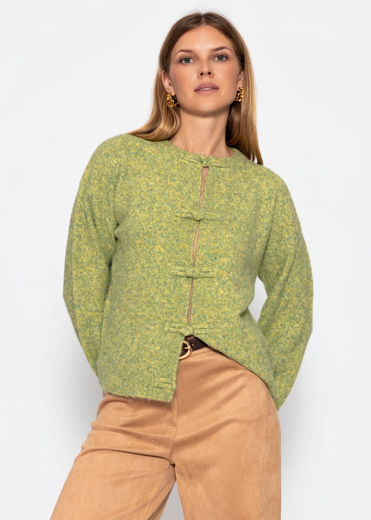 Strickjacke mit Knebelverschluss - grün