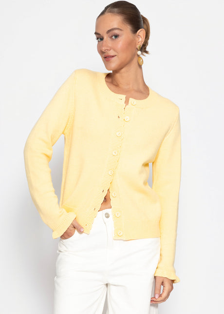 Strickjacke mit Volants - buttergelb von SASSYCLASSY