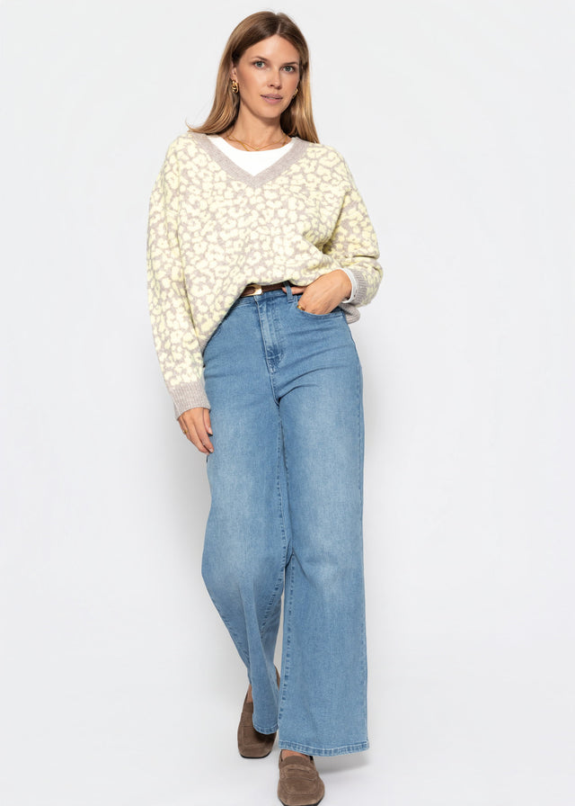 Knit jumper with leopard print - beige-yellow