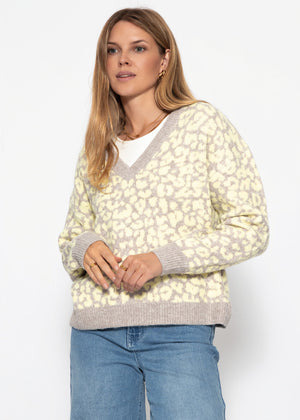 Strickpullover mit Leopardenmuster - beige-gelb