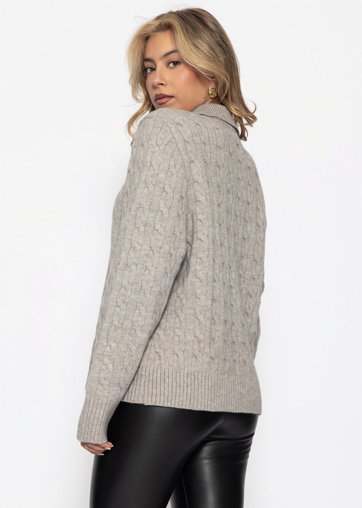 Strickpullover mit Zopfmuster und Kragen  - taupe
