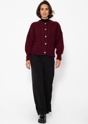 Super flauschige Strickjacke mit Zopfmuster - burgundy