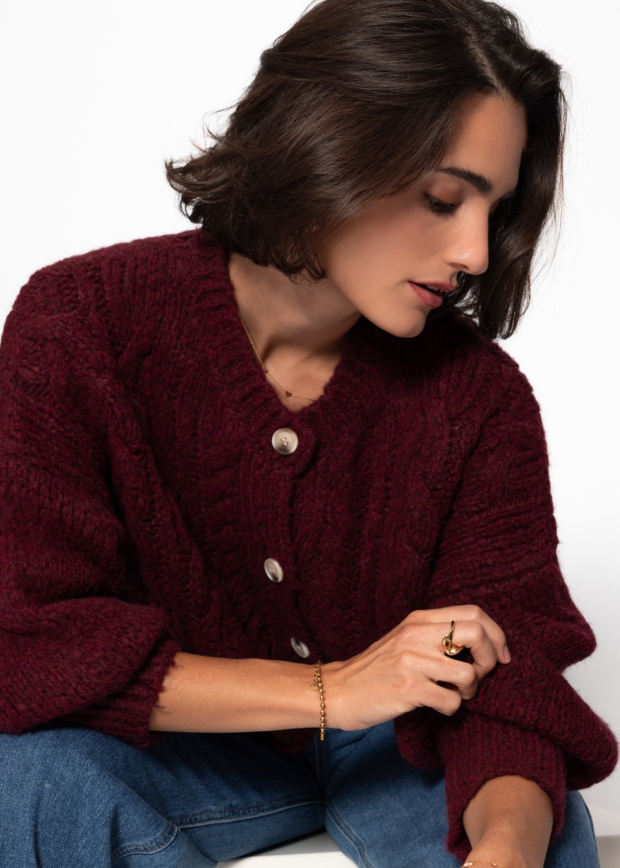 Super flauschige Strickjacke mit Zopfmuster - burgundy
