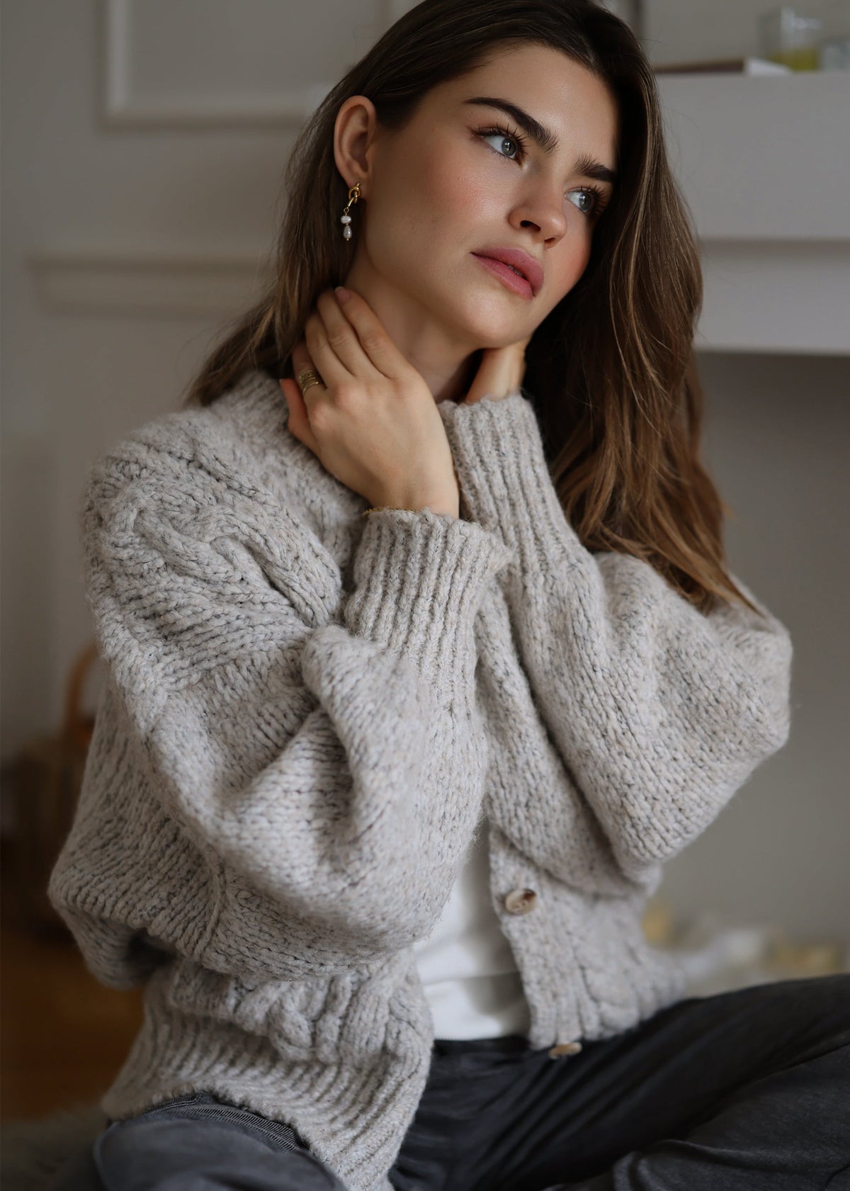 Super flauschige Strickjacke mit Zopfmuster - hellgrau