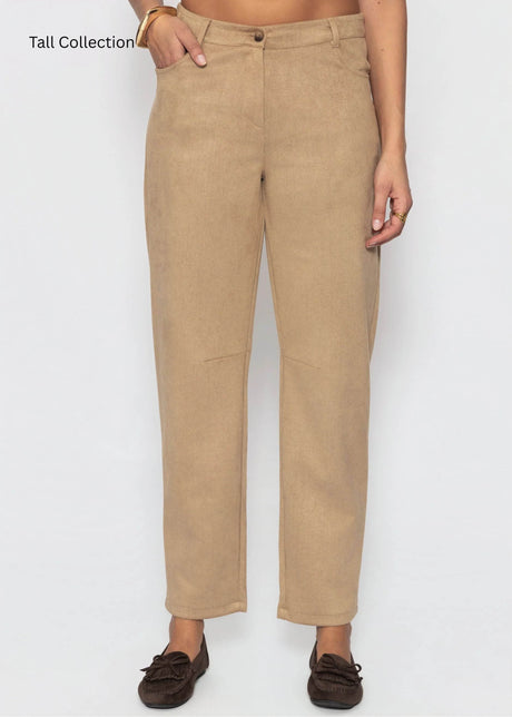 Extra lang - Barrel-Leg Hose in Wildlederoptik - beige von SASSYCLASSY