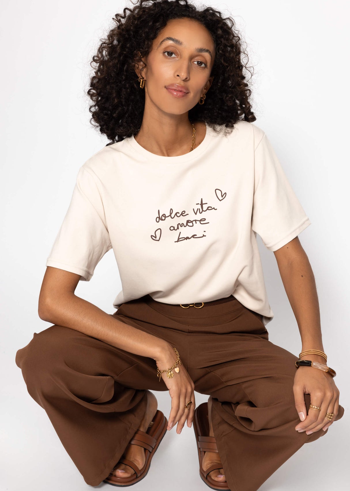 T-Shirt mit DOLCE VITA AMORE BACI Print - beige