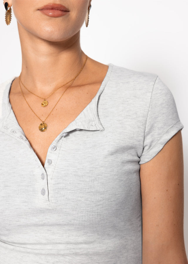 Geripptes T-Shirt mit Knopfleiste - hellgrau
