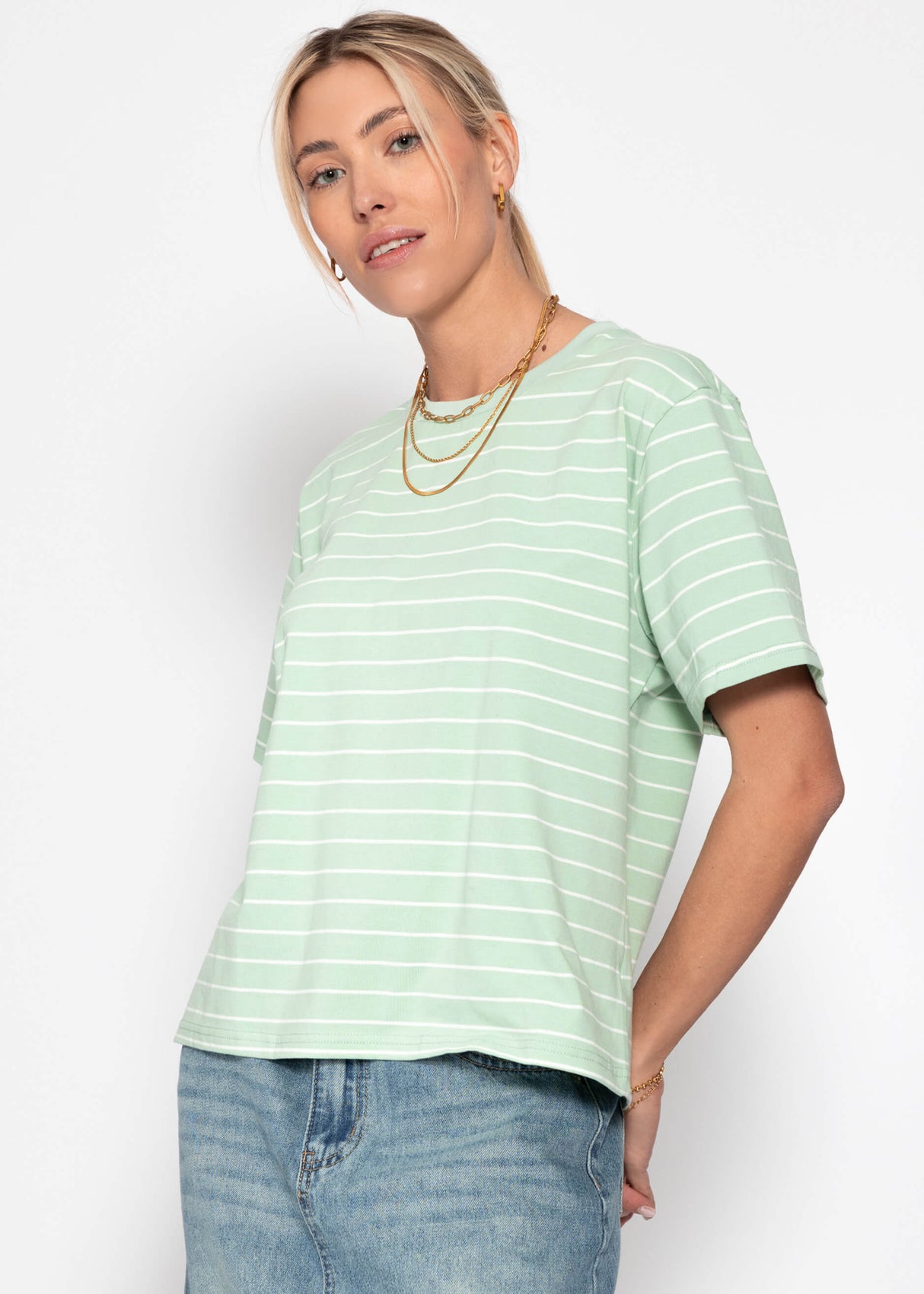 T-Shirt mit schmalen Streifen - grün