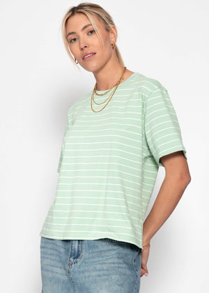 T-Shirt mit schmalen Streifen - grün