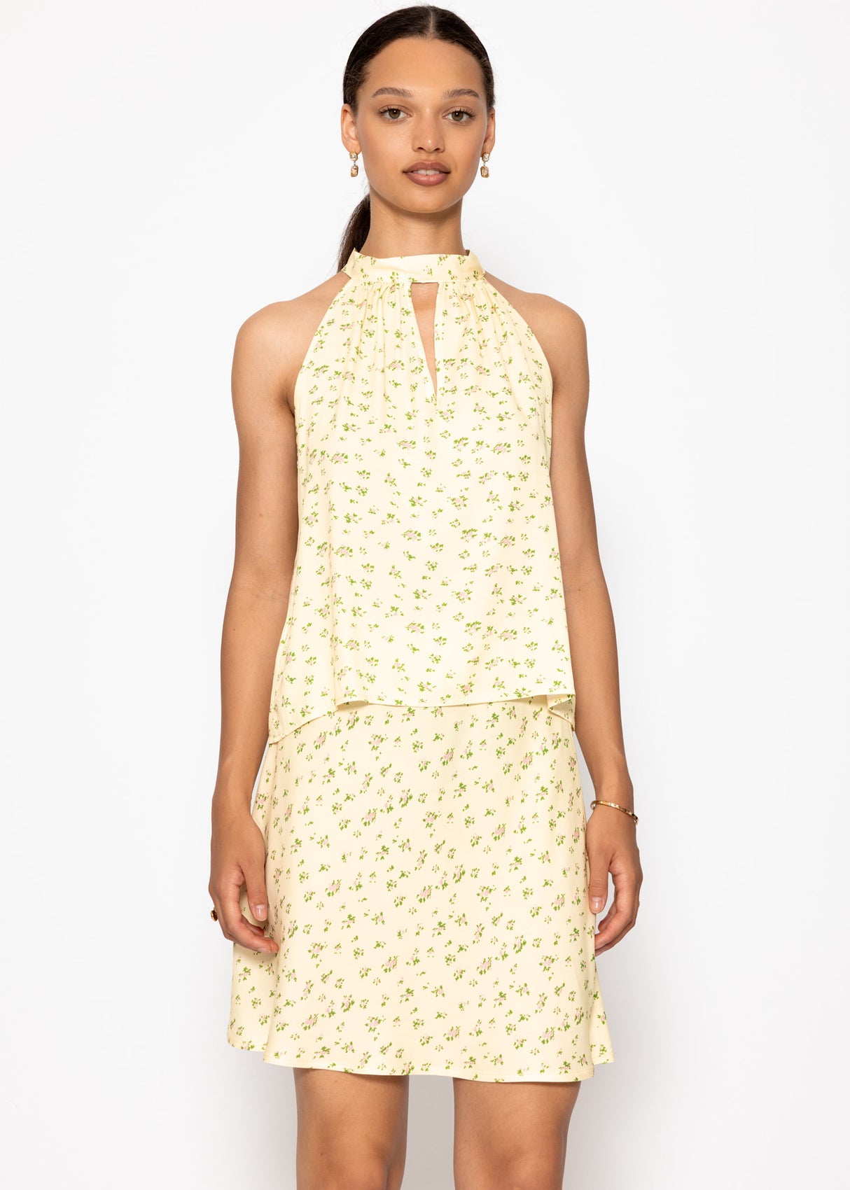 Viskose top with floral print - butter yellow
