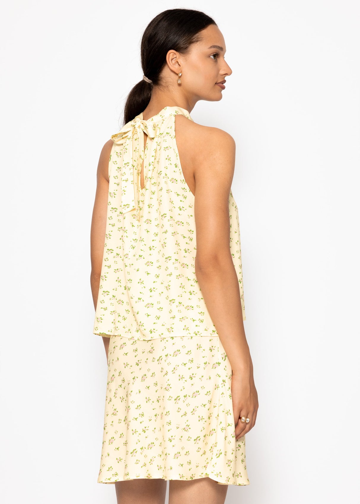 Viskose top with floral print - butter yellow