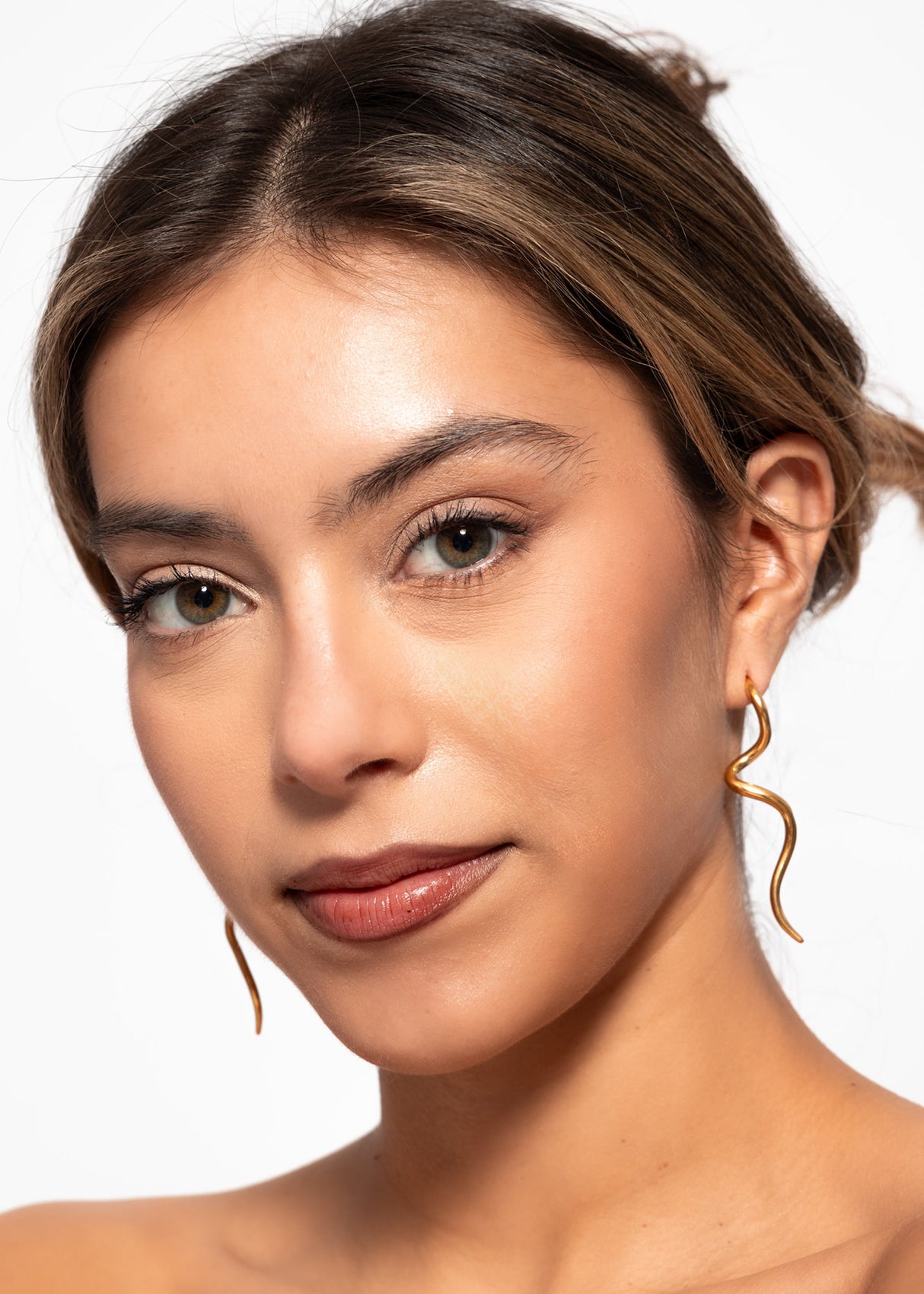 Wave stud earrings - gold