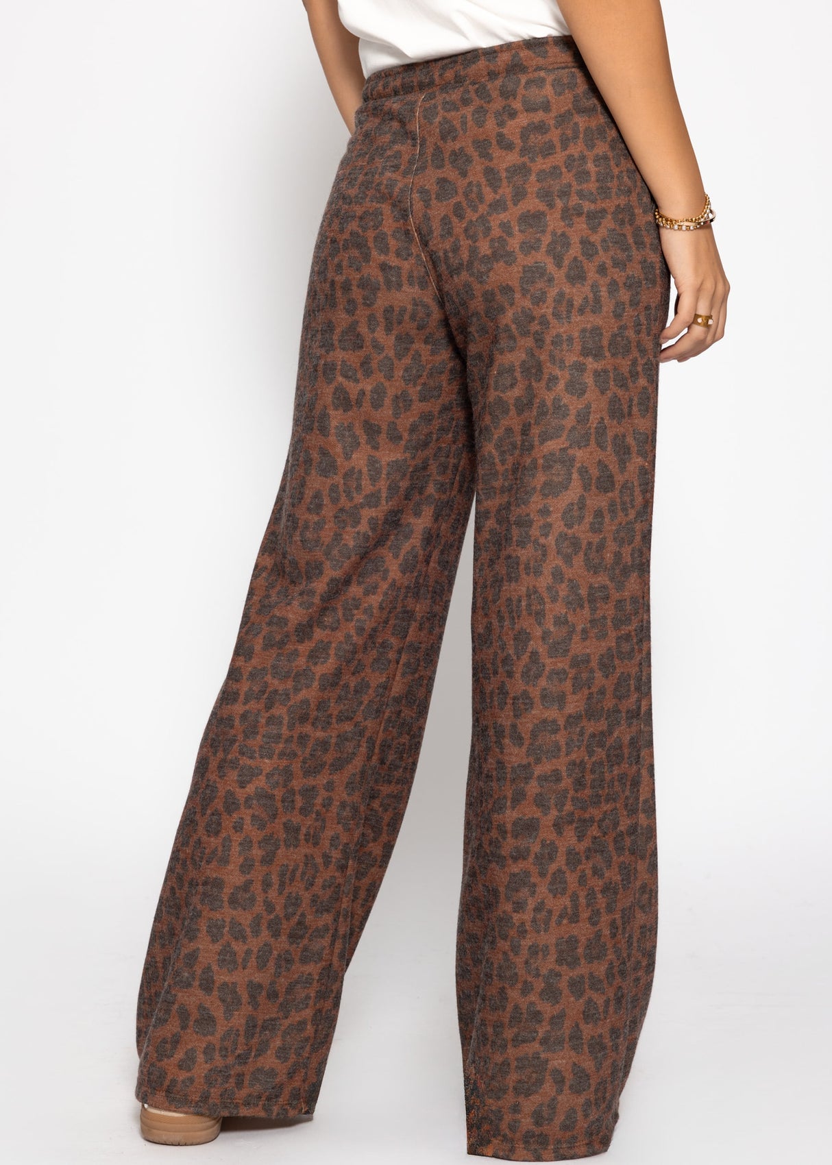 Weite Hose mit Leo-Print - braun