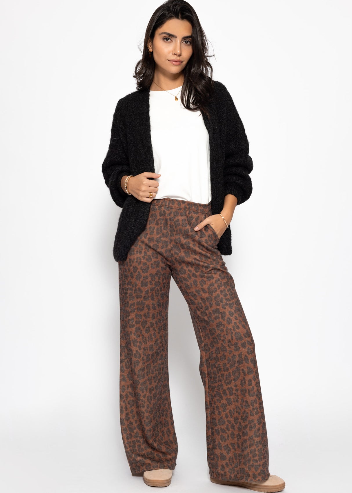 Weite Hose mit Leo-Print - braun