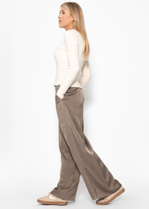 Weite Satin Hose mit Crinkle-Struktur - taupe