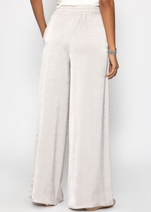 Weite Satin Hose mit Crinkle-Struktur - hellgrau