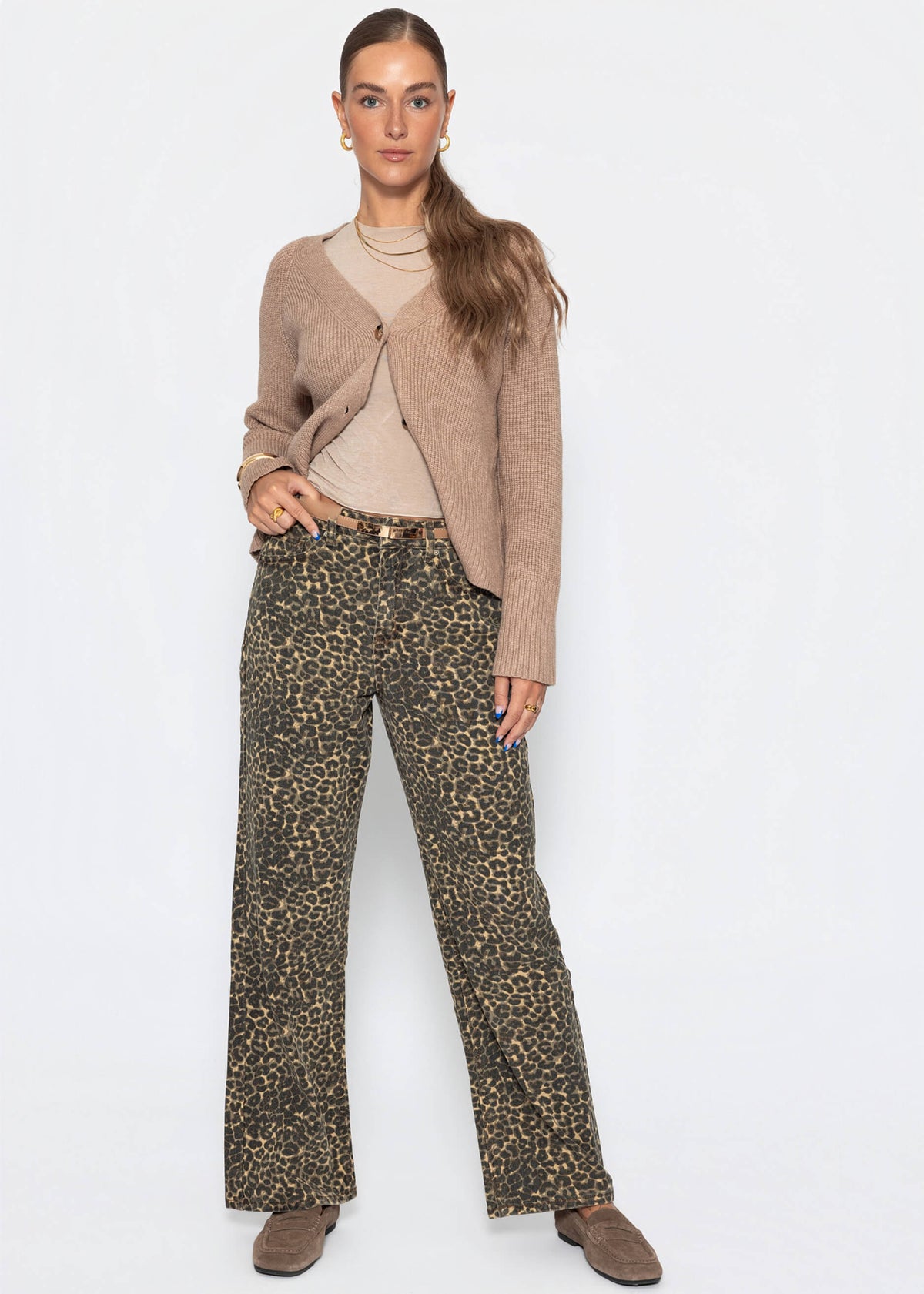 Wide Leg Jeans mit hohem Bund in Leo-Print - braun