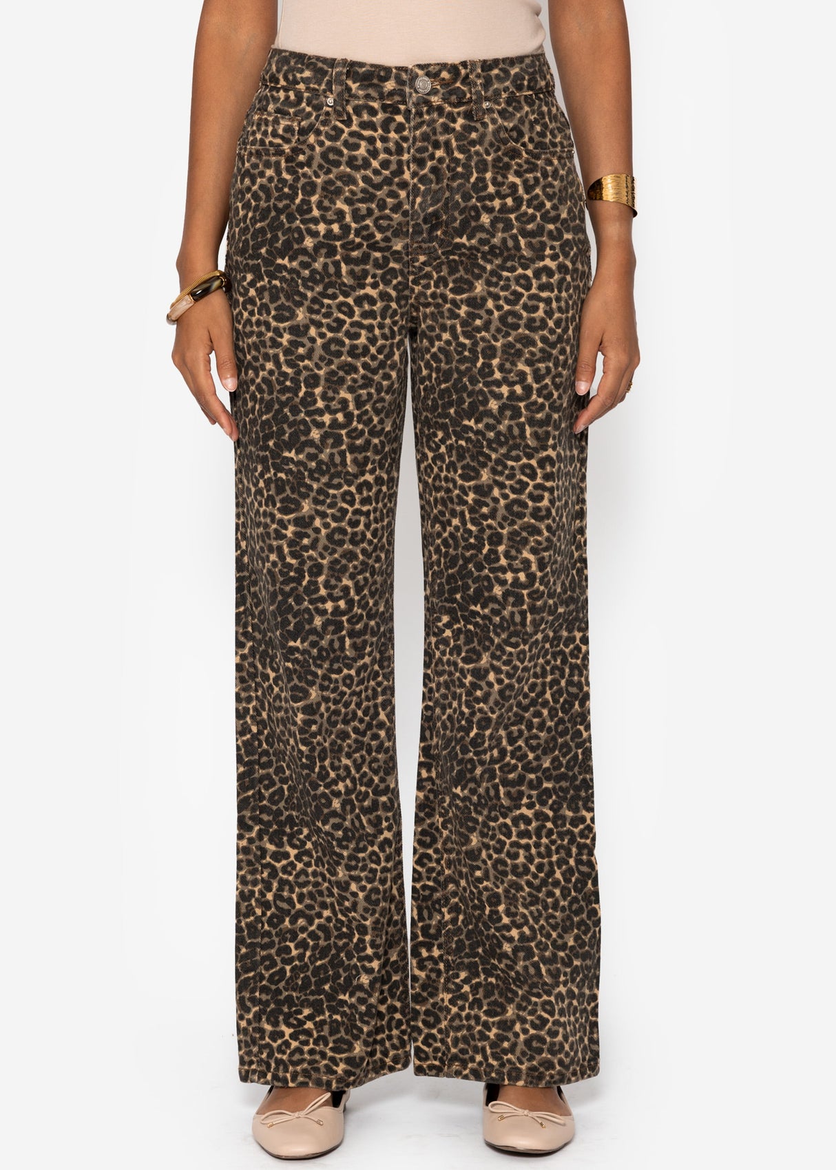 Wide Leg Jeans mit hohem Bund in Leo-Print - beige