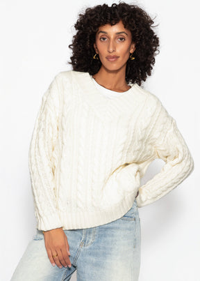 Zopfstrickpullover mit V-Ausschnitt - offwhite
