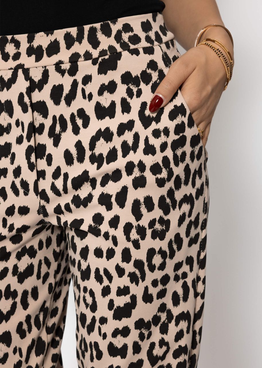 Jersey Chinos in Leo-Print - beige