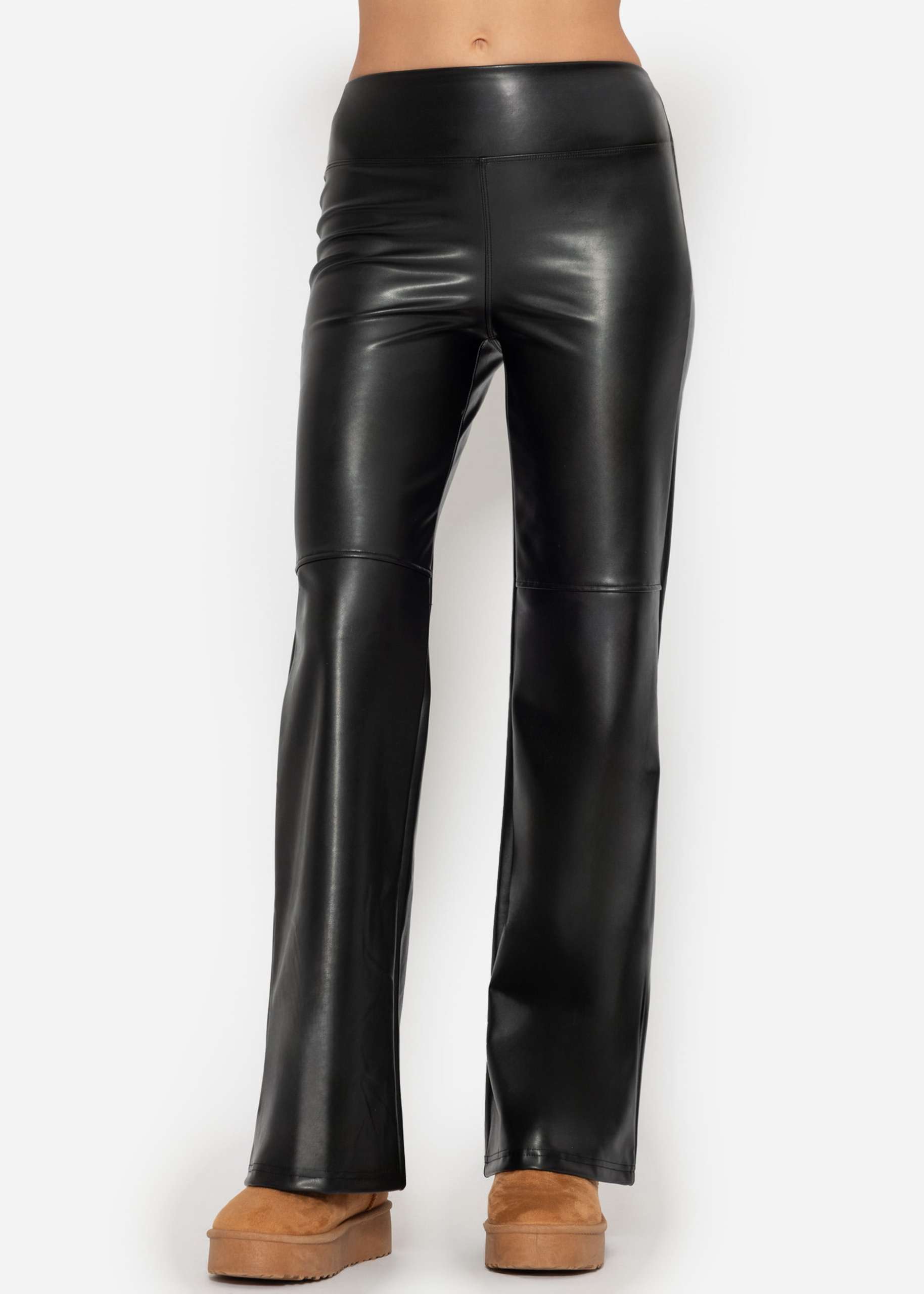 High-Rise Flared Thermo Kunstleder Leggings mit breitem Bund - schwarz