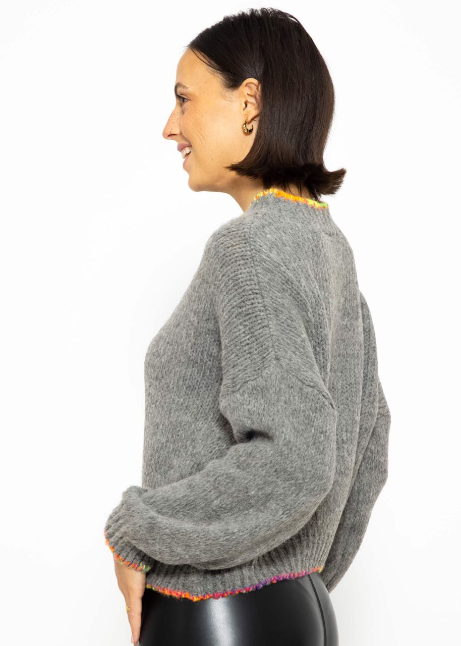 Oversize Pullover mit bunten Akzenten - grau