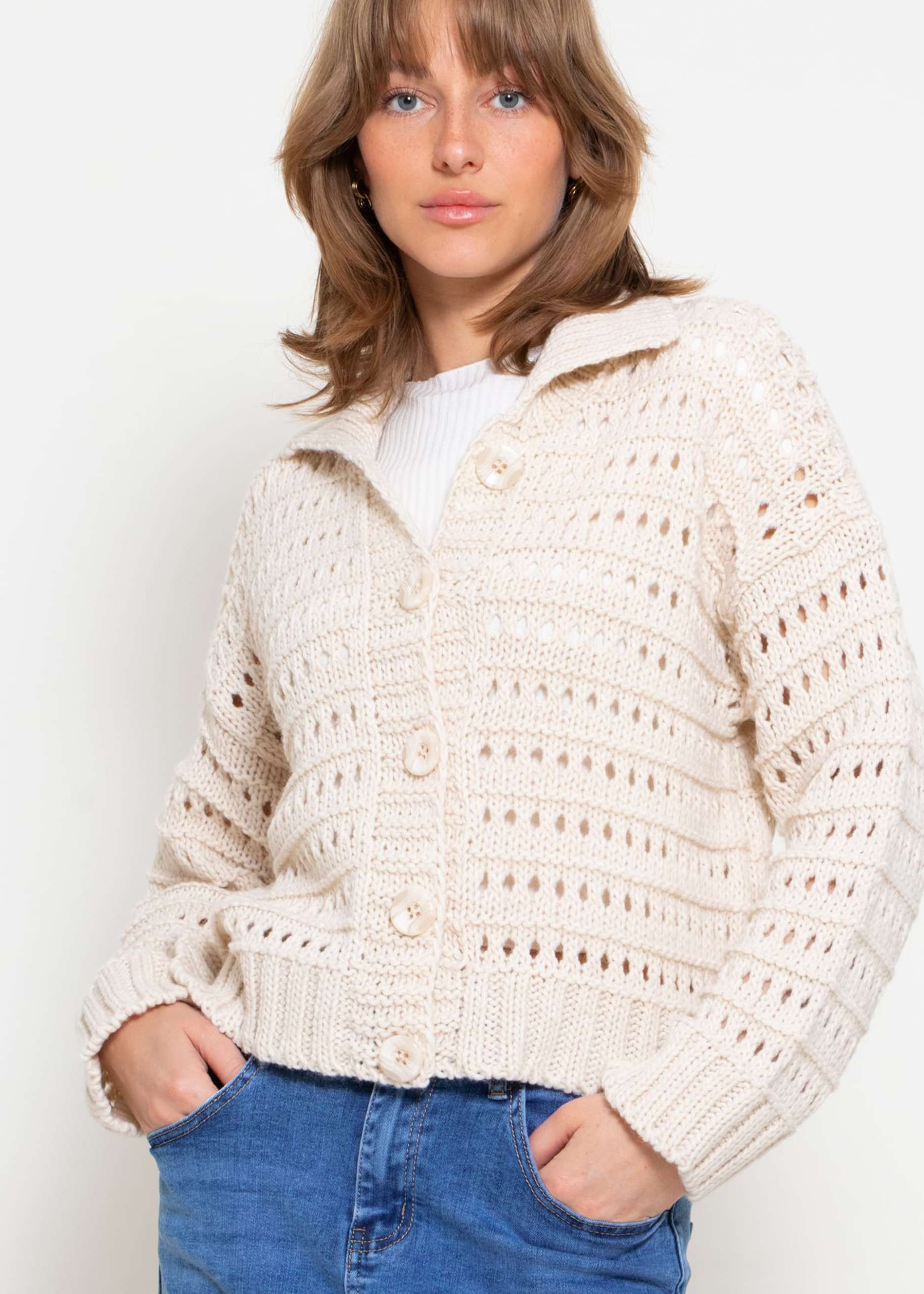 Cardigan in Ajourstrick mit Kragen - beige