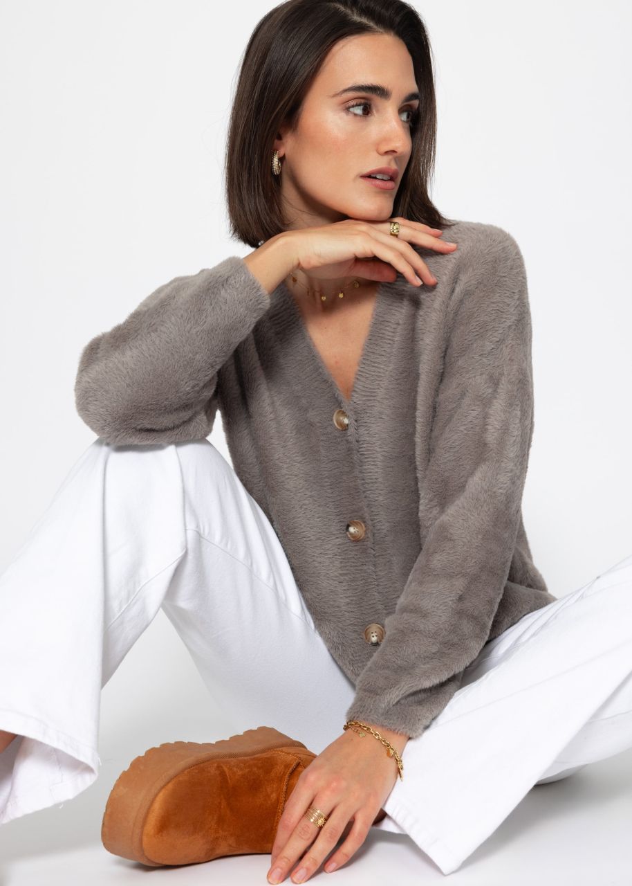 Flauschiger Cardigan mit Knöpfen - taupe