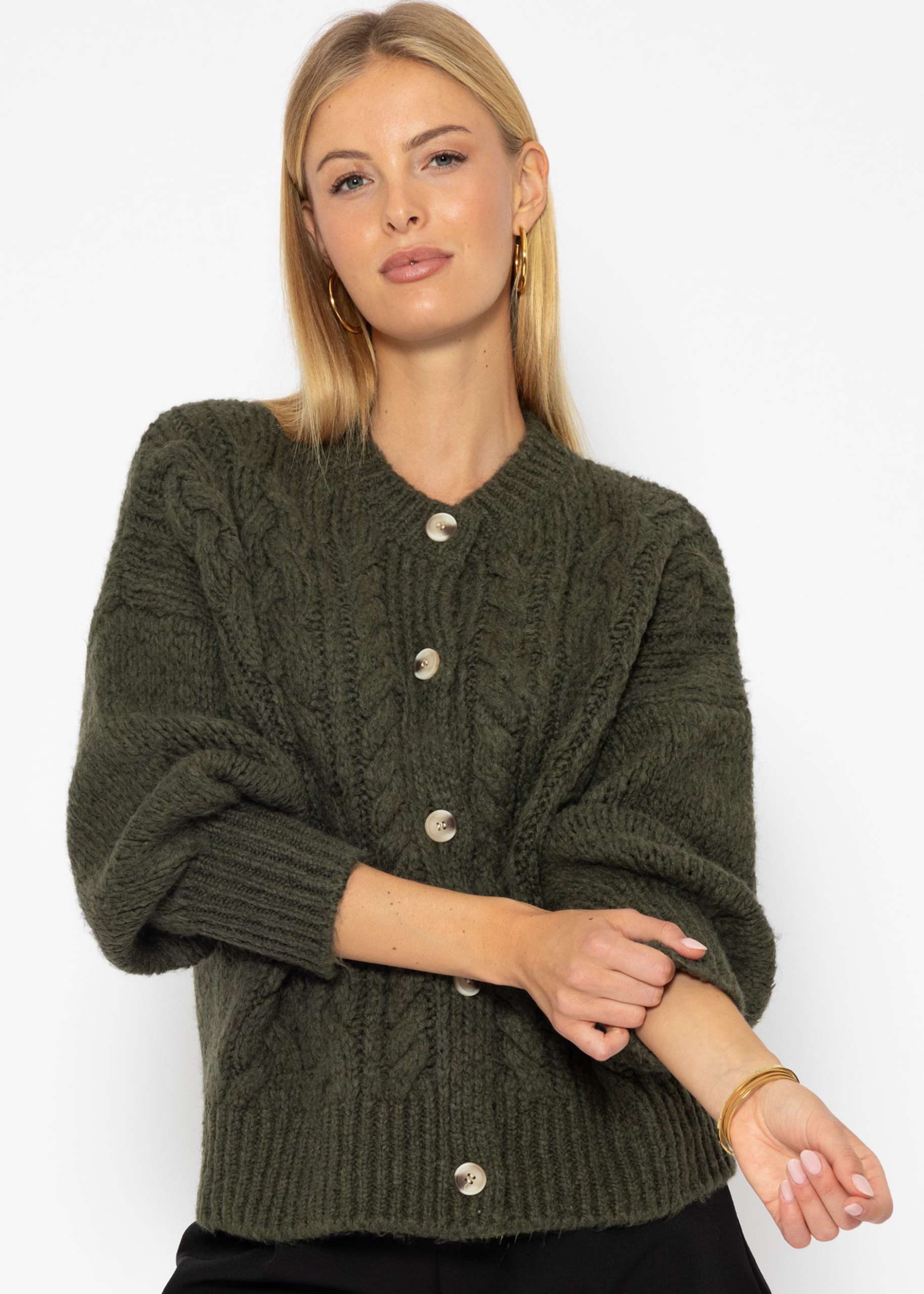 Super flauschige Strickjacke mit Zopfmuster - khaki