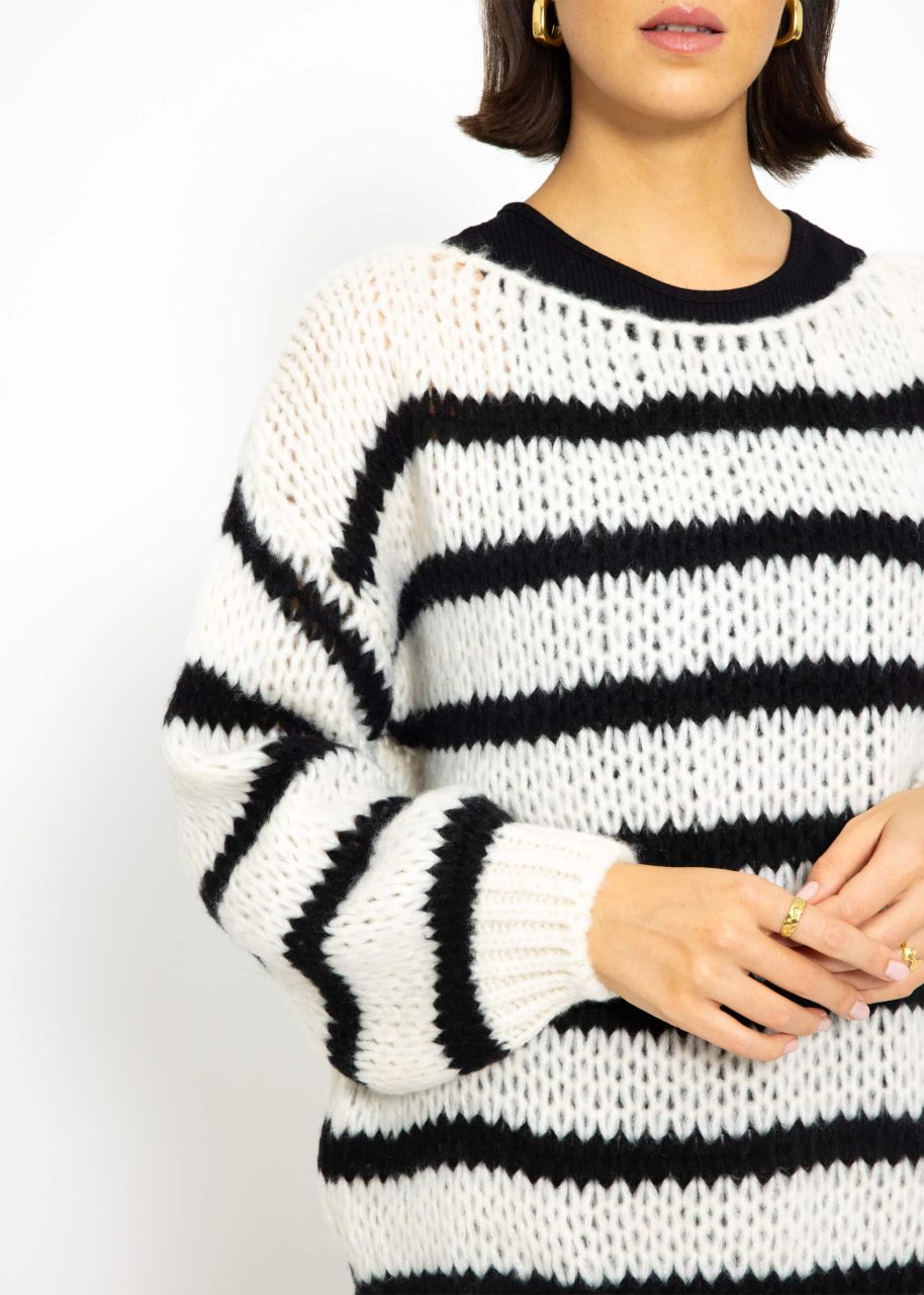 Oversize Pullover mit schwarzen Streifen - offwhite